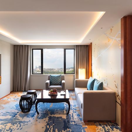 China Hotel Guangzhou - Subway Direct To Pazhou Exhibition Center, Free Shuttle During Canton Fair & Exhibitor Registration Counter Eksteriør bilde Suite