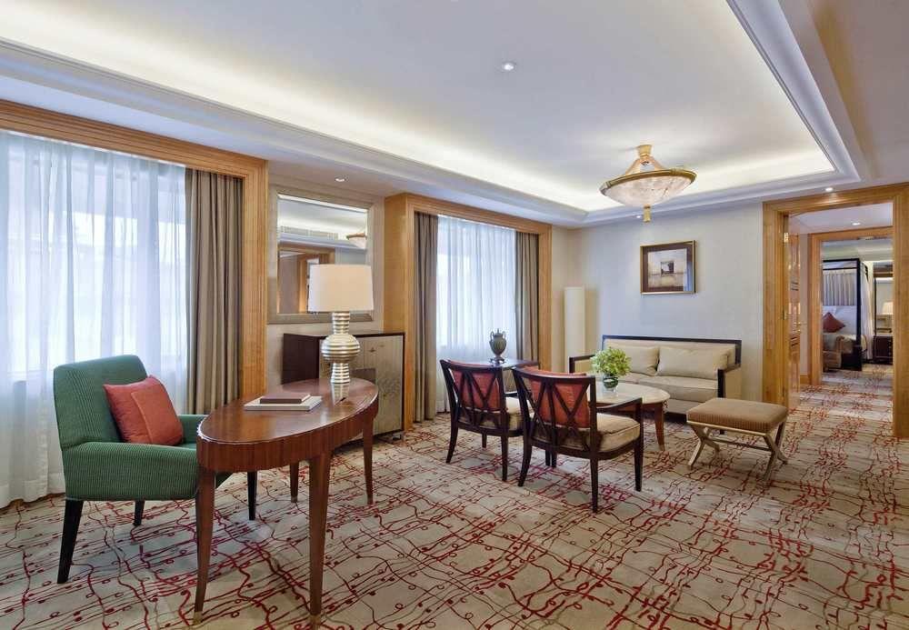 China Hotel Guangzhou - Subway Direct To Pazhou Exhibition Center, Free Shuttle During Canton Fair & Exhibitor Registration Counter Eksteriør bilde A suite at the InterContinental Moscow Tretyakovskaya