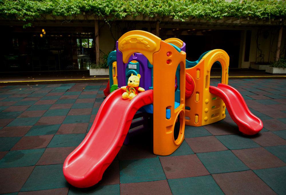 China Hotel Guangzhou - Subway Direct To Pazhou Exhibition Center, Free Shuttle During Canton Fair & Exhibitor Registration Counter Eksteriør bilde A playground slide