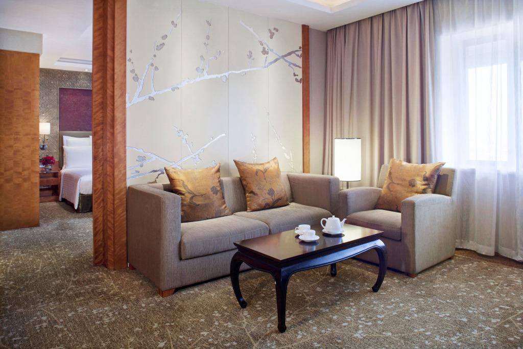 China Hotel Guangzhou - Subway Direct To Pazhou Exhibition Center, Free Shuttle During Canton Fair & Exhibitor Registration Counter Eksteriør bilde A suite at the hotel