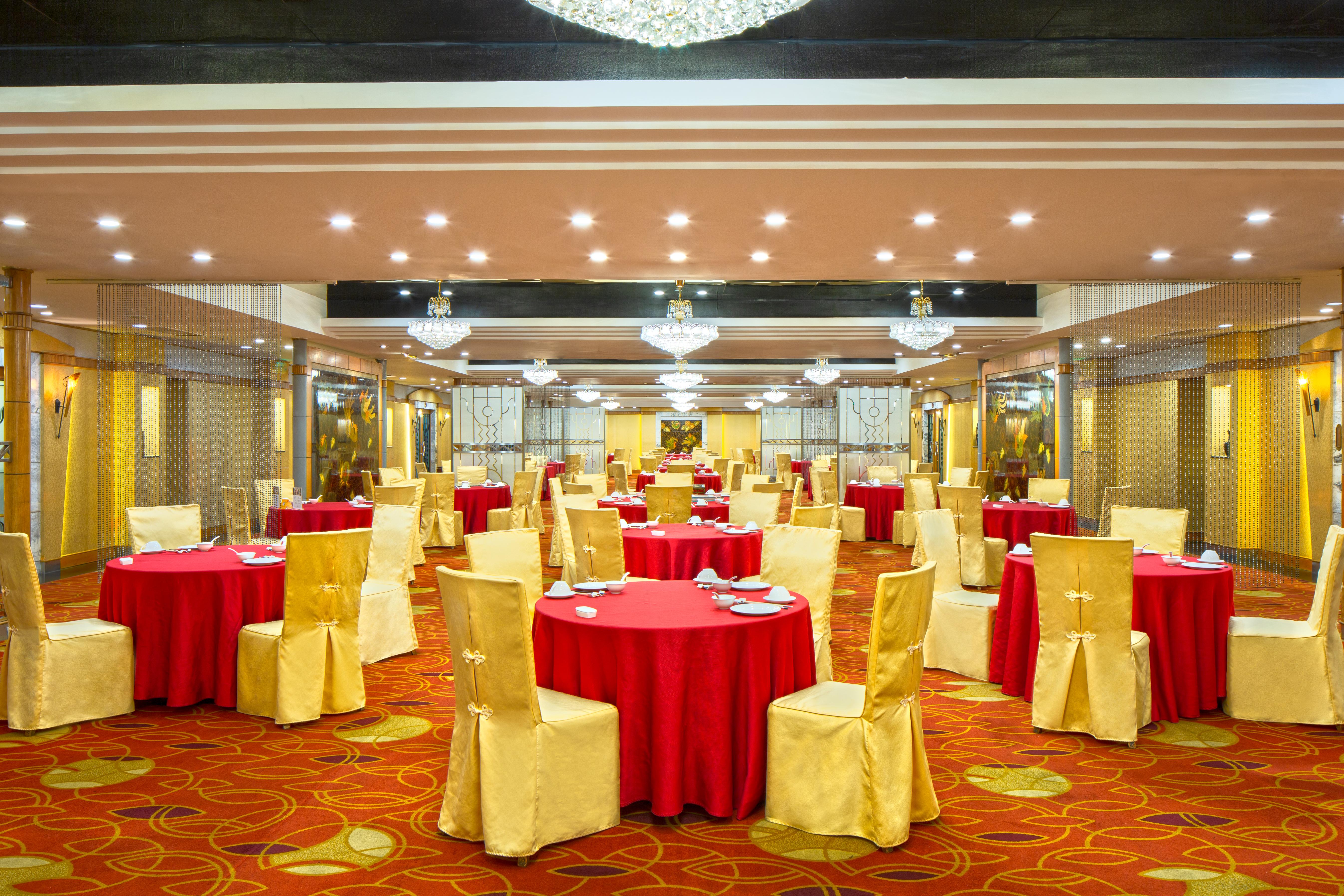 China Hotel Guangzhou - Subway Direct To Pazhou Exhibition Center, Free Shuttle During Canton Fair & Exhibitor Registration Counter Eksteriør bilde The ballroom of the hotel