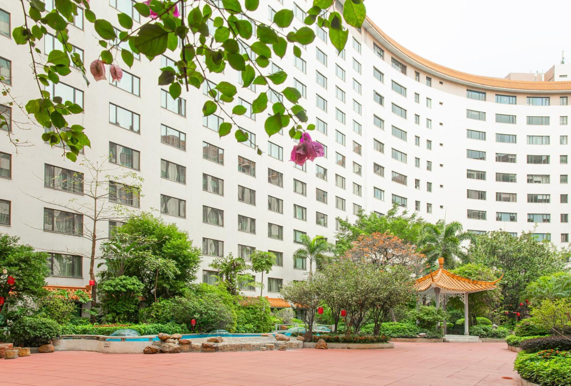 China Hotel Guangzhou - Subway Direct To Pazhou Exhibition Center, Free Shuttle During Canton Fair & Exhibitor Registration Counter Eksteriør bilde The campus of the university